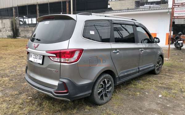 WULING CONFERO