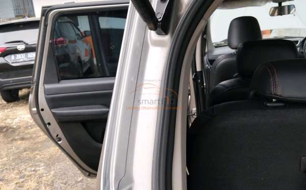 WULING CONFERO