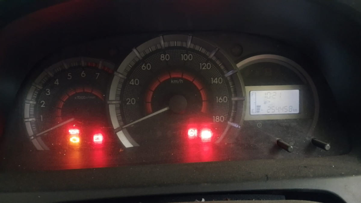 TOYOTA  AVANZA  1.3 E