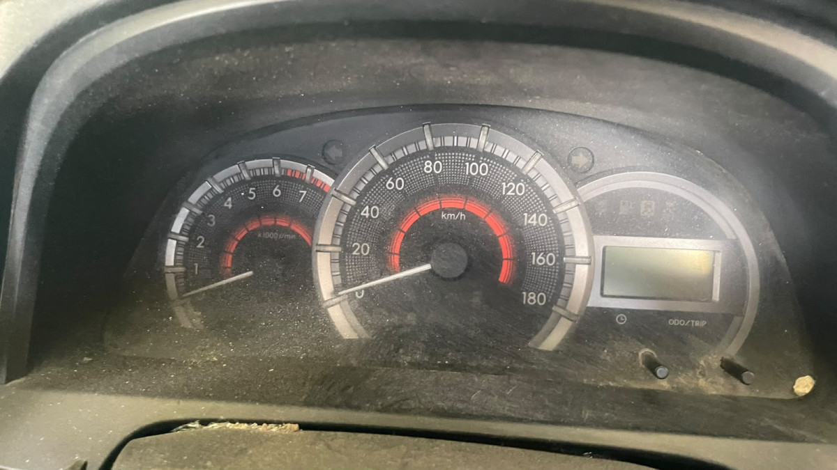 TOYOTA  AVANZA  1.3 E