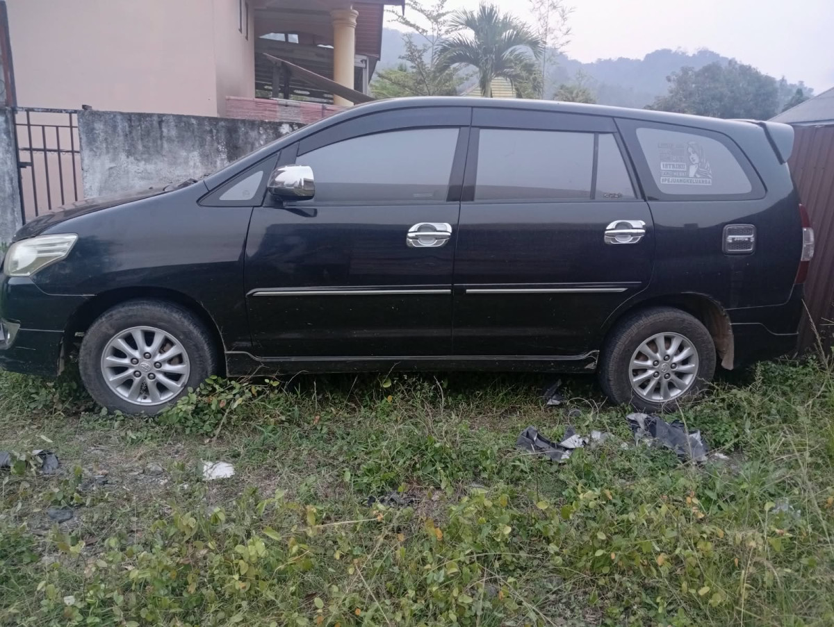 TOYOTA INNOVA  V