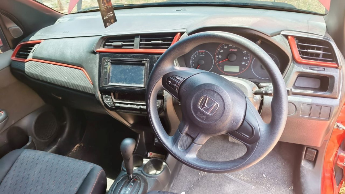 HONDA  BRIO  RS
