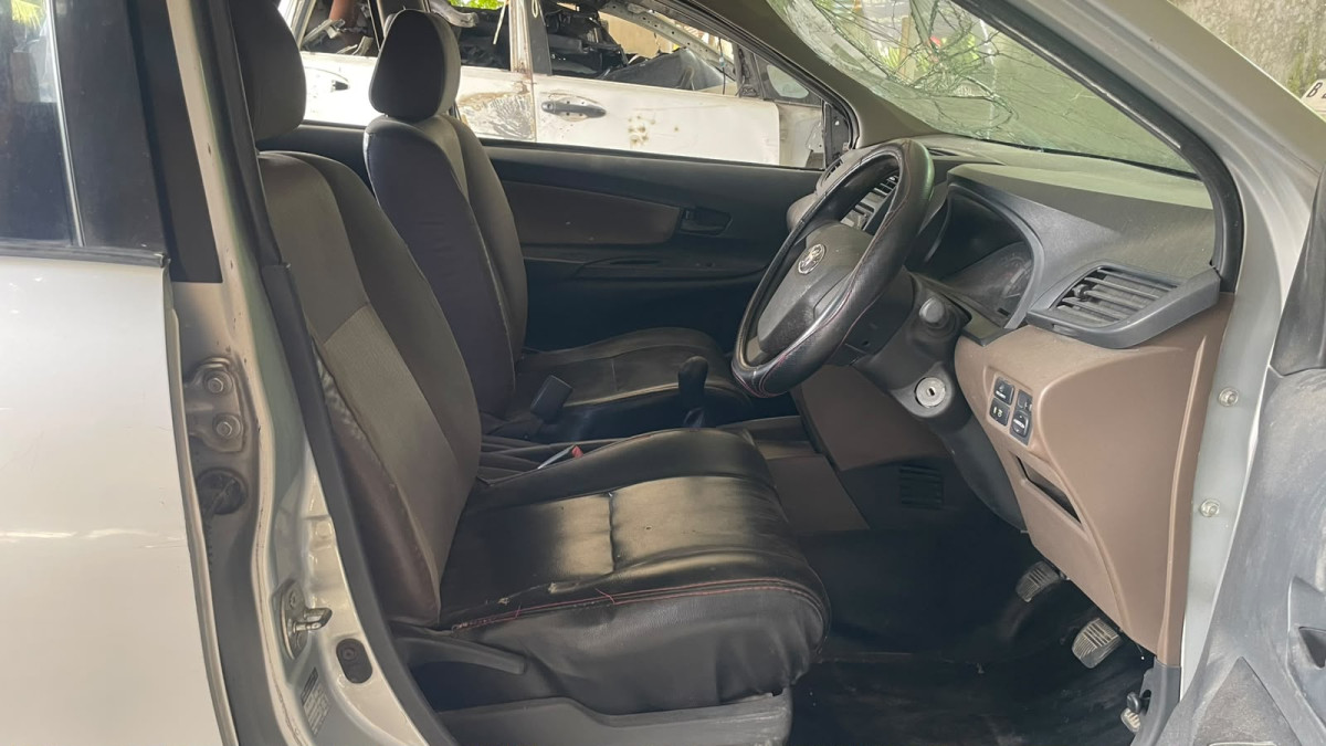 TOYOTA  AVANZA  1.3 E