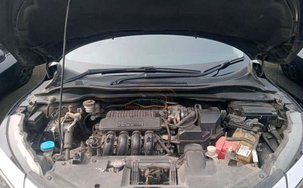 HONDA HRV RU1 1.5 E