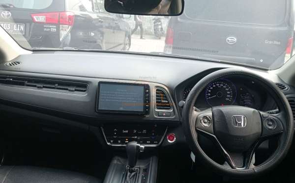HONDA HRV RU1 1.5 E