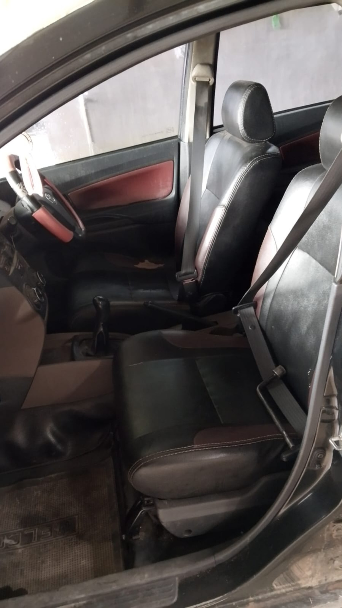 TOYOTA  AVANZA  1.3 E