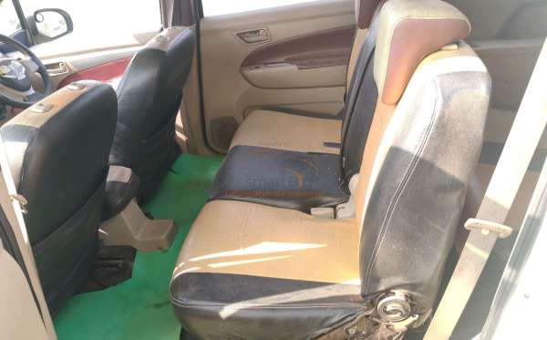 SUZUKI ERTIGA