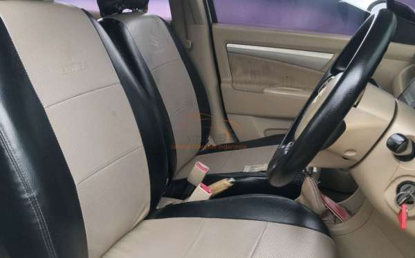 SUZUKI  ERTIGA  DX
