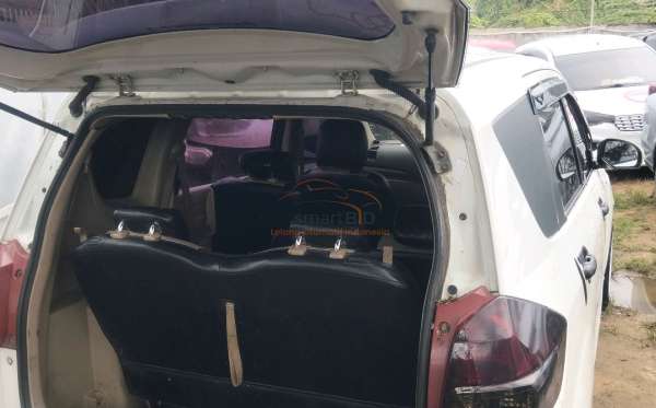 SUZUKI  ERTIGA  DX
