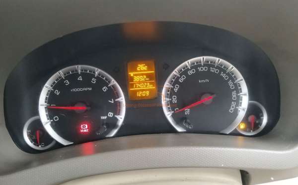 SUZUKI  ERTIGA  DX