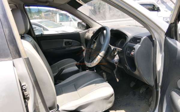 TOYOTA AVANZA 1.3 G