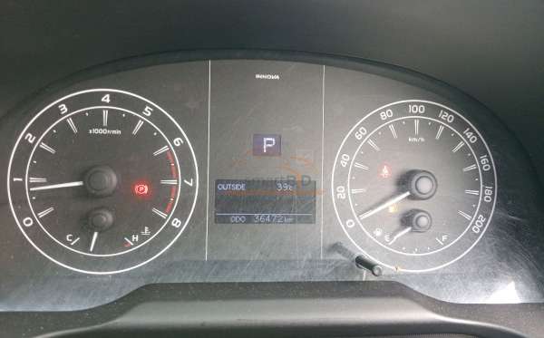TOYOTA INNOVA G