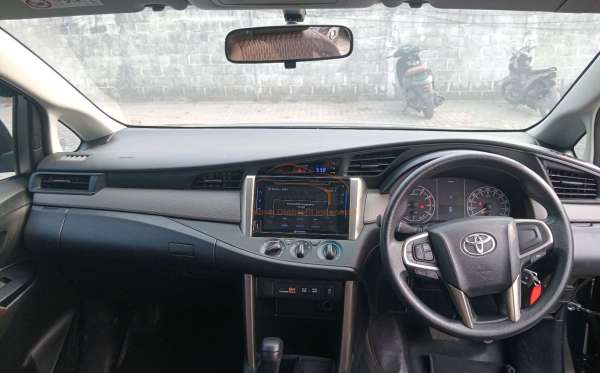 TOYOTA INNOVA G