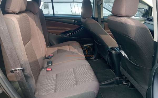 TOYOTA INNOVA G