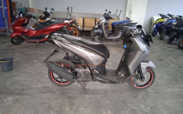 YAMAHA LEXI