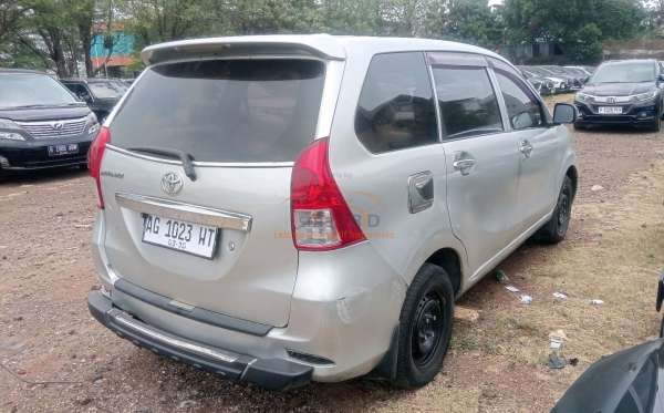 TOYOTA AVANZA 1.3 E