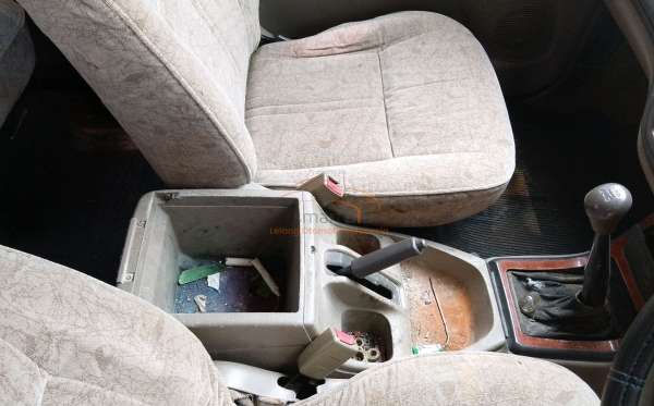 TOYOTA  KIJANG  UF 81