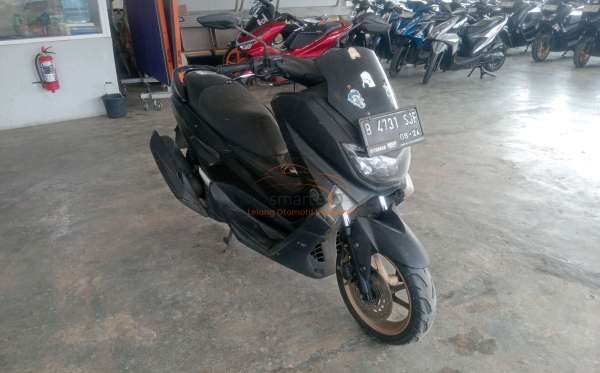 YAMAHA NMAX