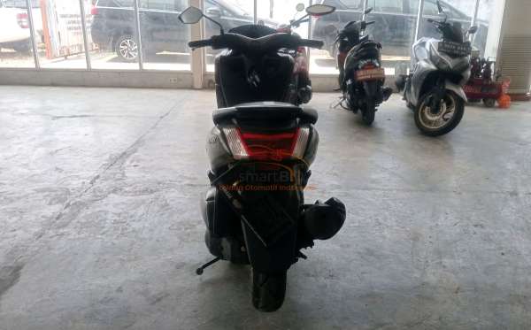 YAMAHA NMAX