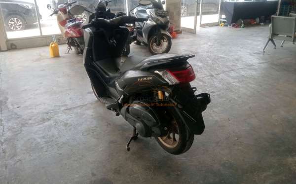 YAMAHA NMAX