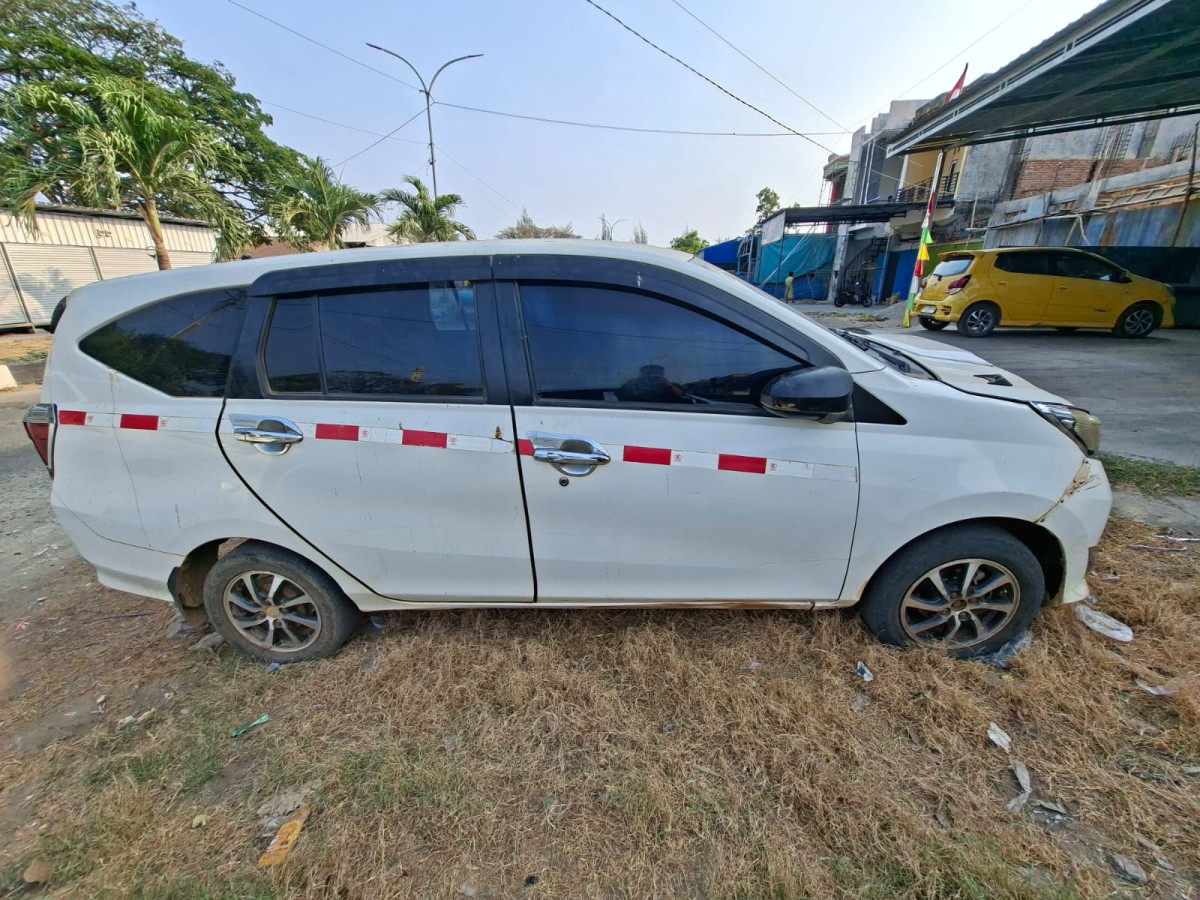 DAIHATSU SIGRA  R
