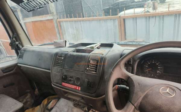 MERCEDES BENZ 2528 C (6X4) M/T