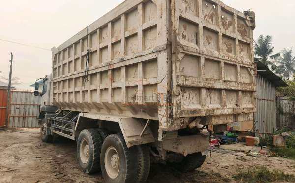 MERCEDES BENZ 2528 C (6X4) M/T