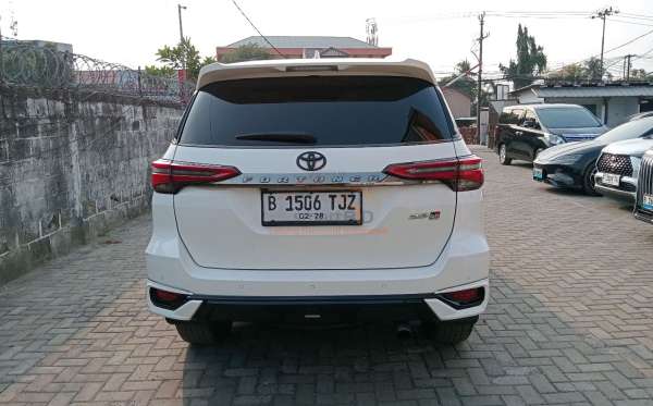 TOYOTA FORTUNER 2.8 VRZ