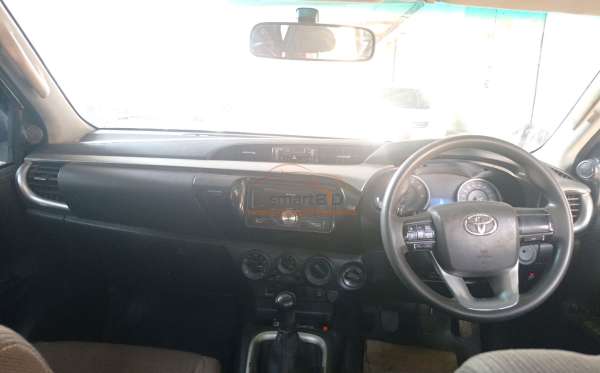 TOYOTA HILUX 2.4G DC 4X4