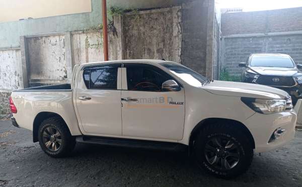 TOYOTA HILUX 2.4G DC 4X4