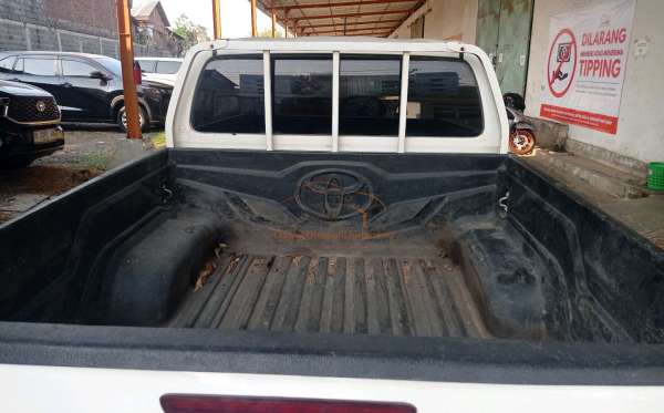 TOYOTA HILUX 2.4G DC 4X4