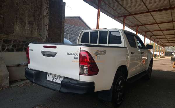 TOYOTA HILUX 2.4G DC 4X4