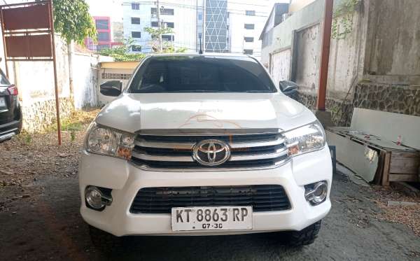 TOYOTA HILUX 2.4G DC 4X4