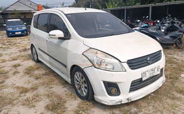 SUZUKI  ERTIGA  SDX