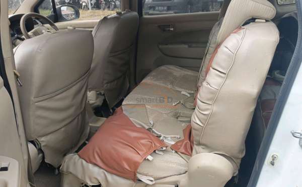 SUZUKI  ERTIGA  SDX