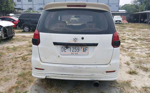 SUZUKI  ERTIGA  SDX