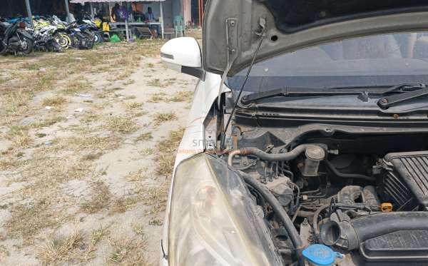 SUZUKI  ERTIGA  SDX