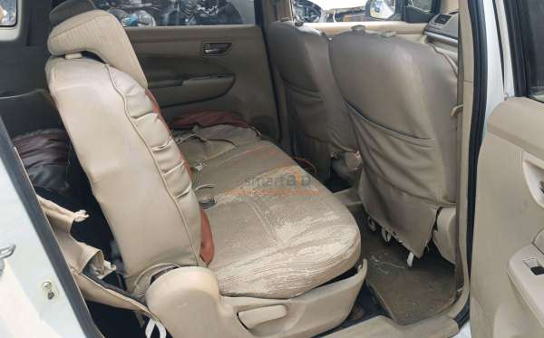 SUZUKI  ERTIGA  SDX