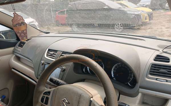 SUZUKI  ERTIGA  SDX