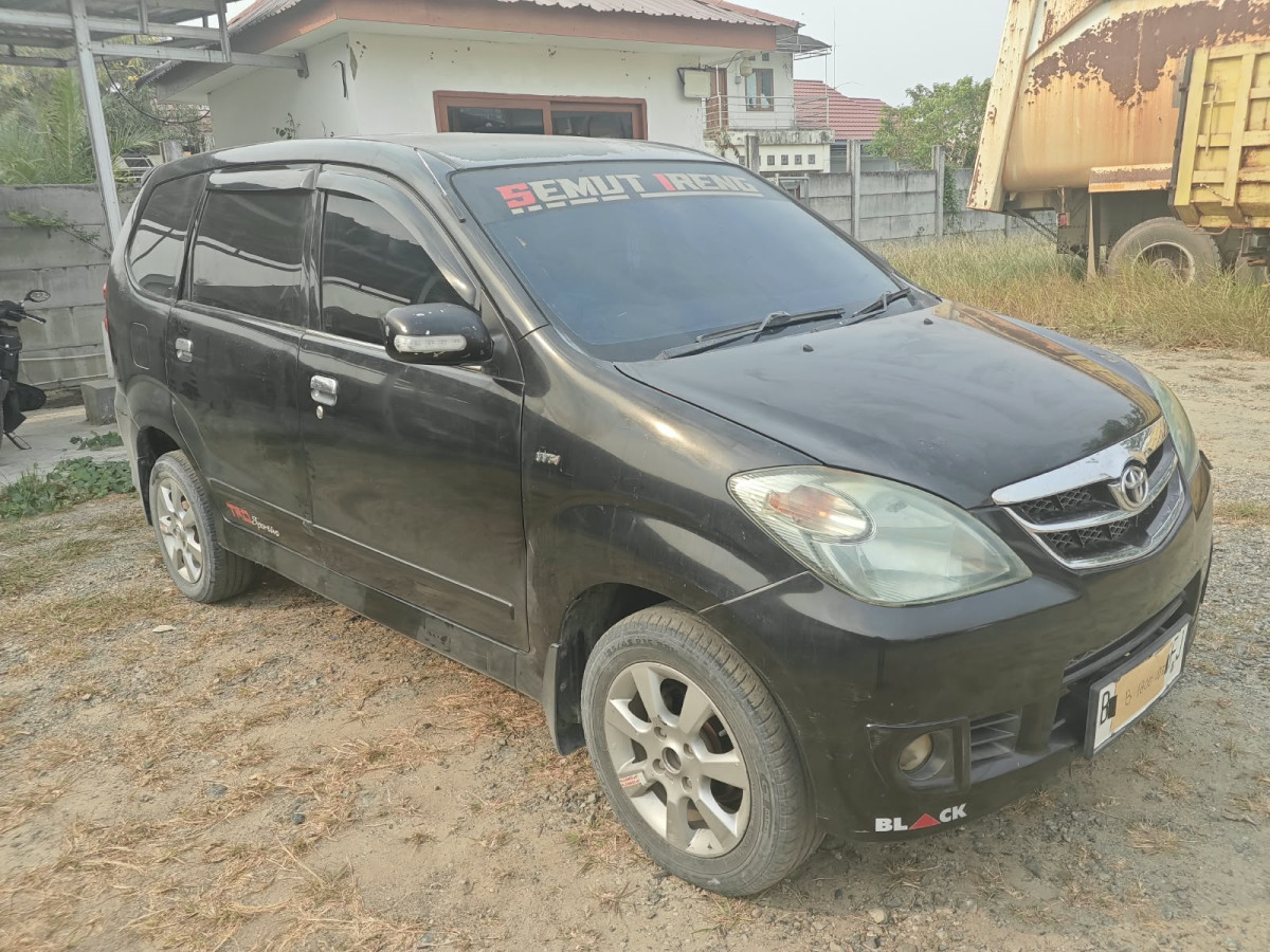 TOYOTA  AVANZA  1.3 G