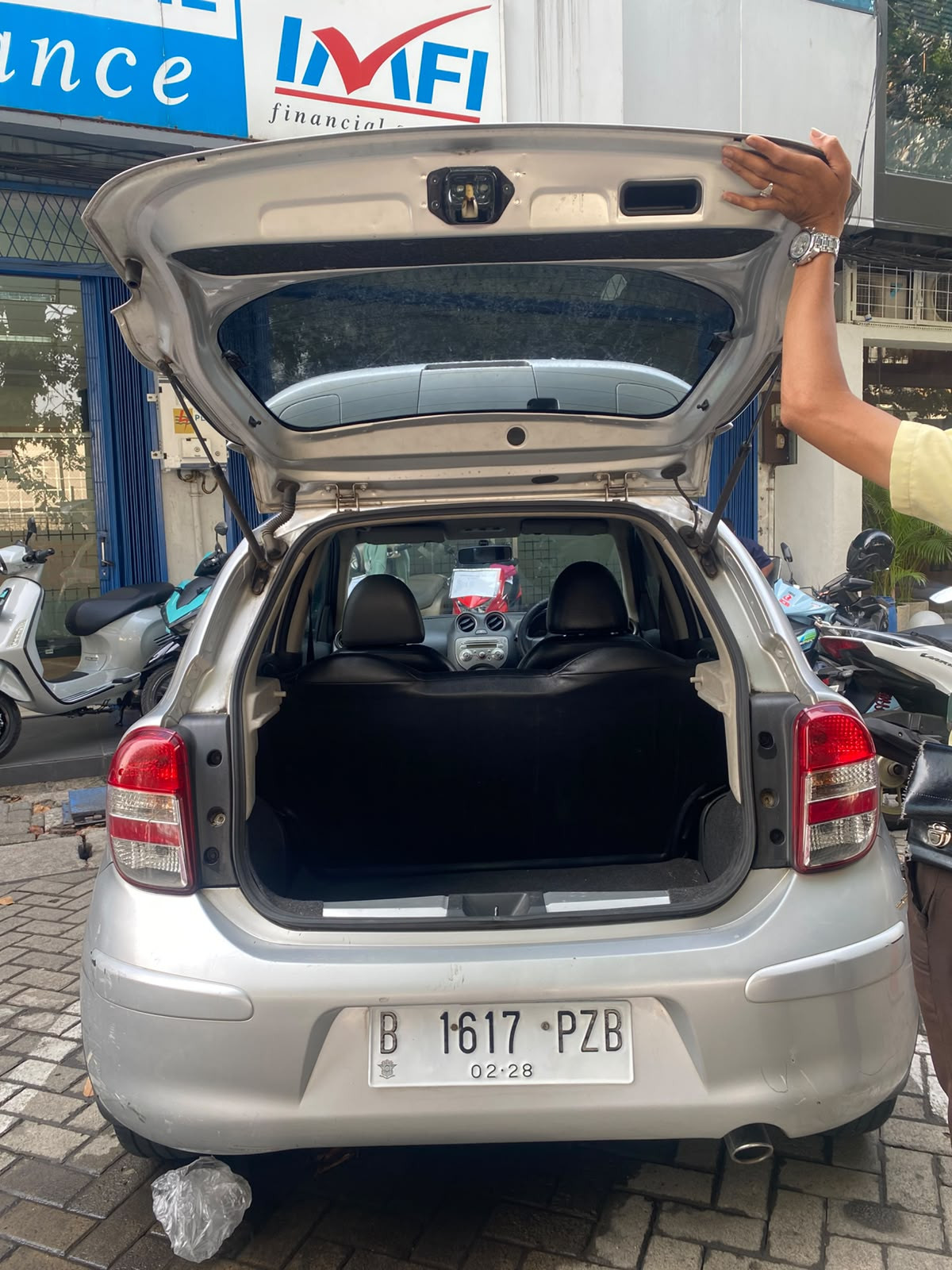 NISSAN  MARCH  1.2