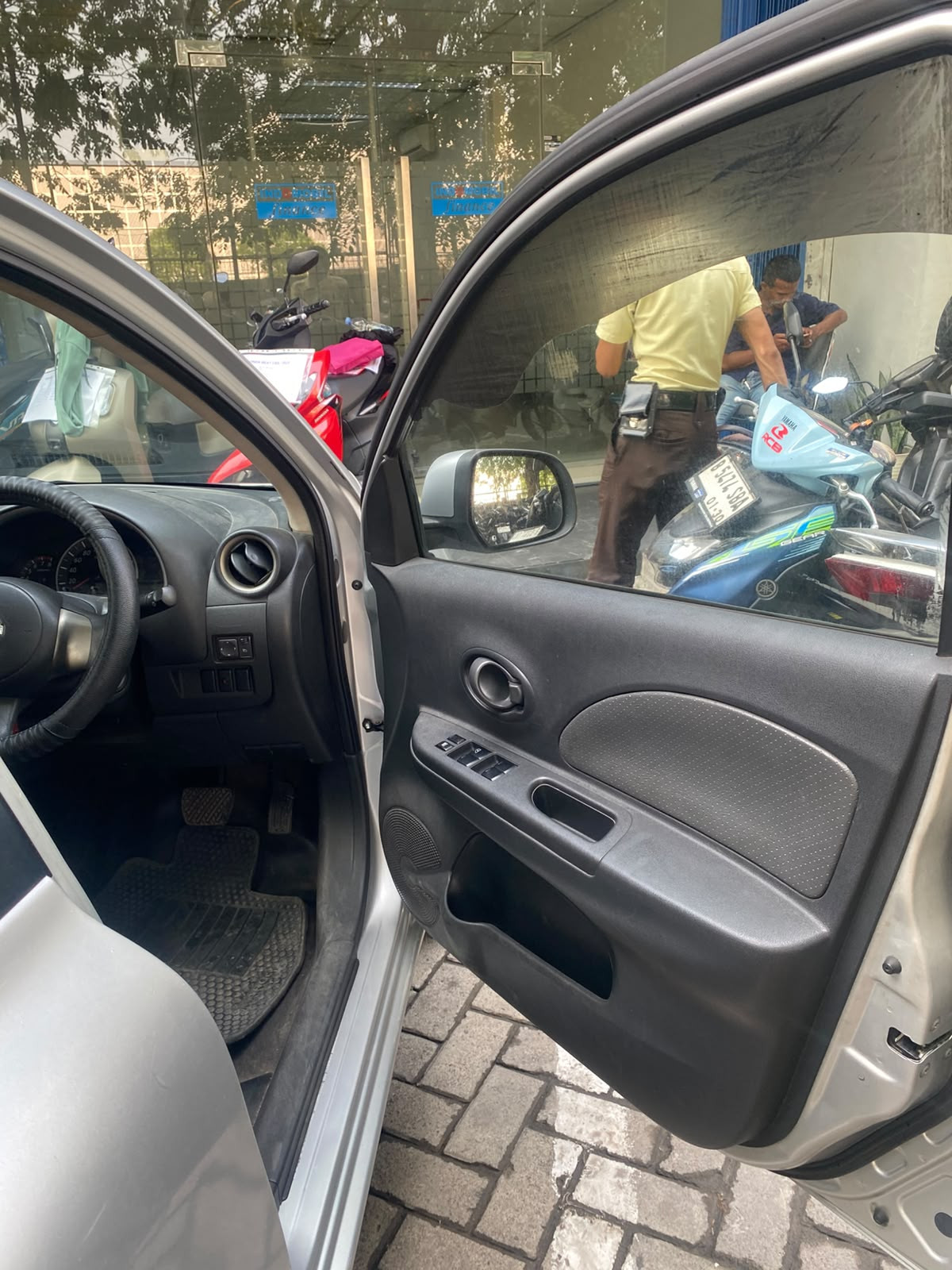 NISSAN  MARCH  1.2