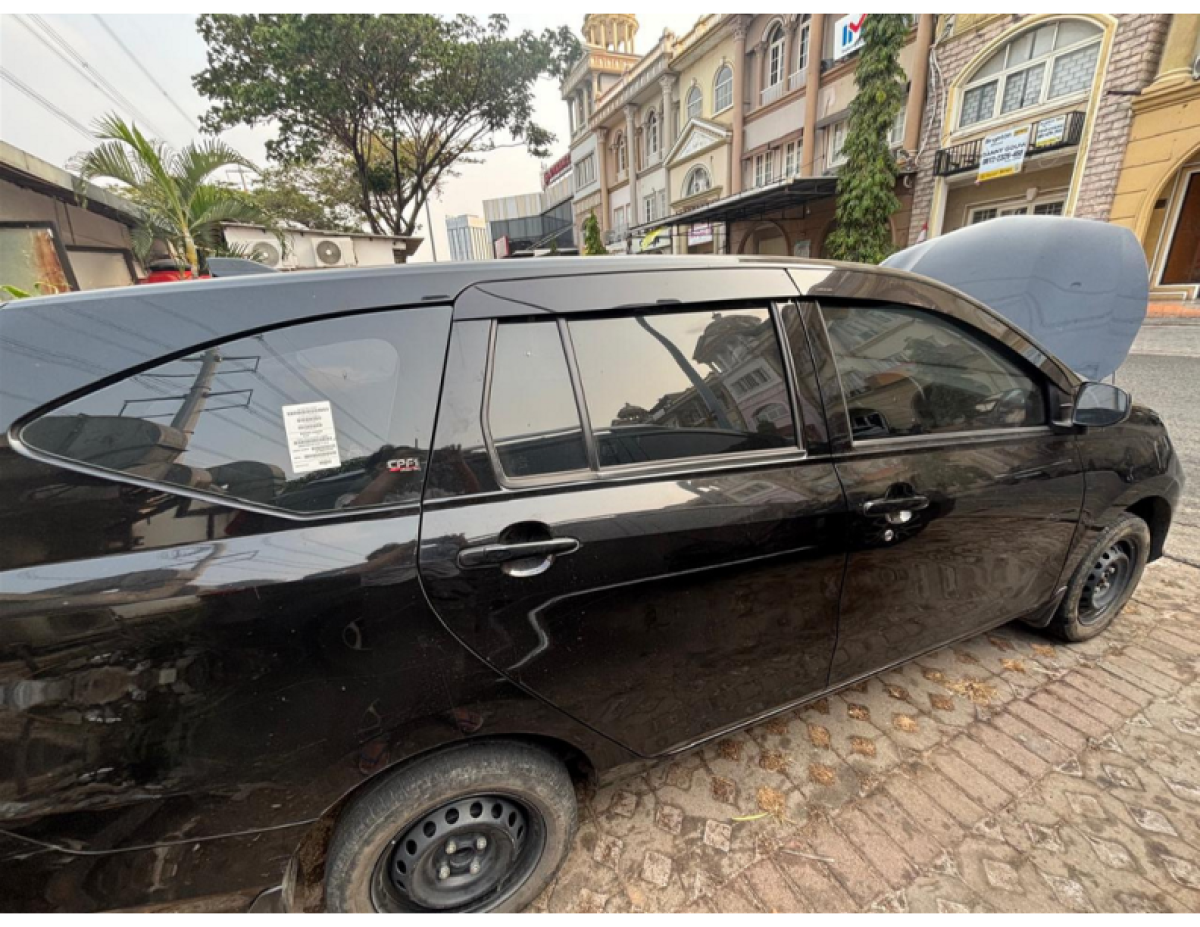 DAIHATSU  SIGRA  M