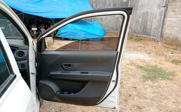 DAIHATSU SIGRA 1.0 D MC