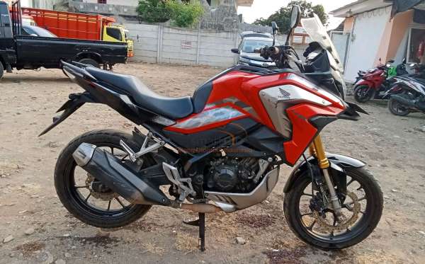 HONDA CB 150 X