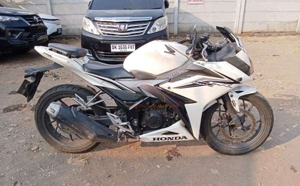 HONDA CBR 150 R