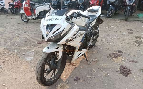 HONDA CBR 150 R
