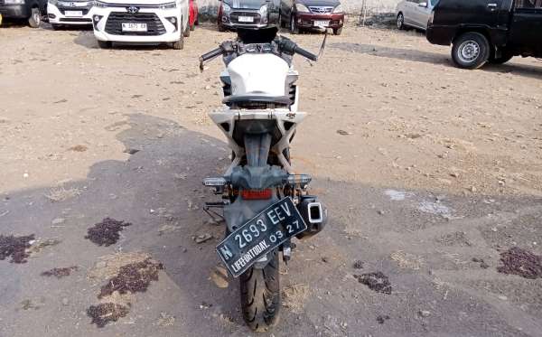 HONDA CBR 150 R