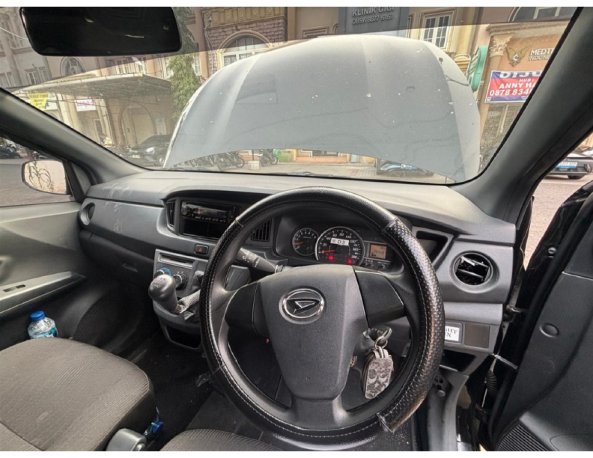 DAIHATSU  SIGRA  M