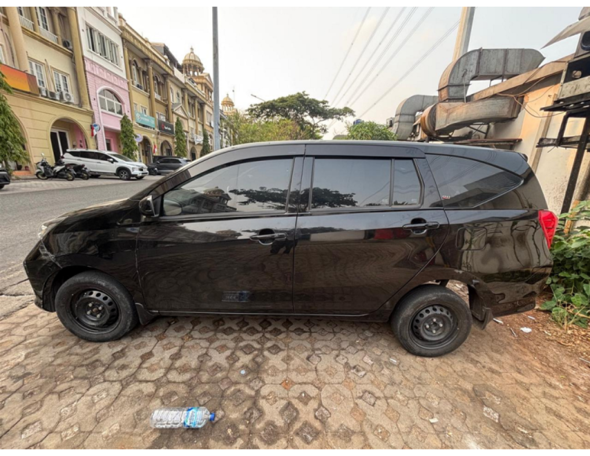 DAIHATSU  SIGRA  M
